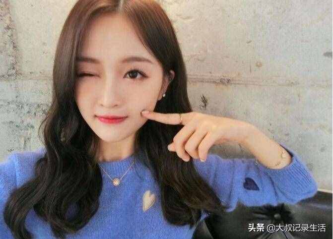 女生發(fā)個(gè)wink什么意思，wink你一下是什么意思？