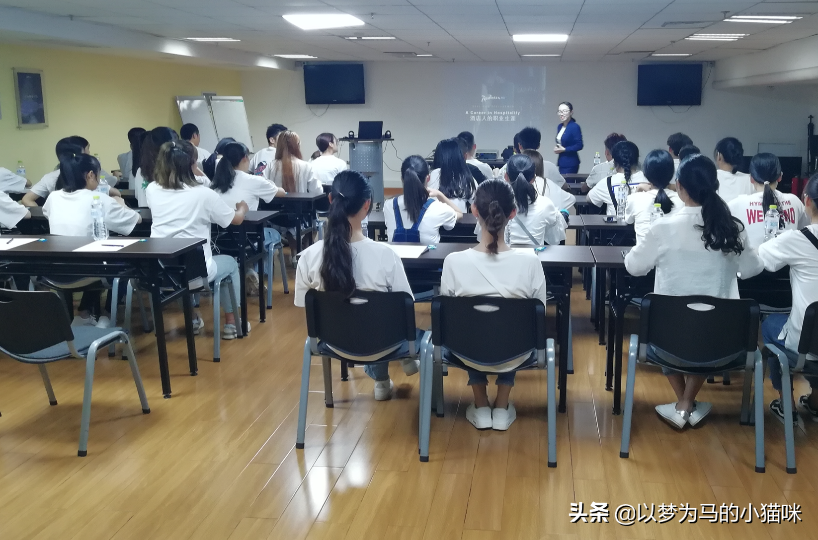 適合“專科女生”的10大專業(yè)，工作穩(wěn)定不易失業(yè)，但競(jìng)爭(zhēng)會(huì)很激烈
