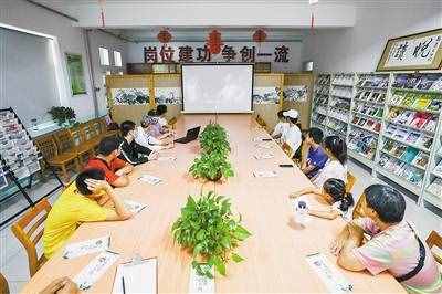 大廠圖書館舉行暑假勵(lì)志電影展播