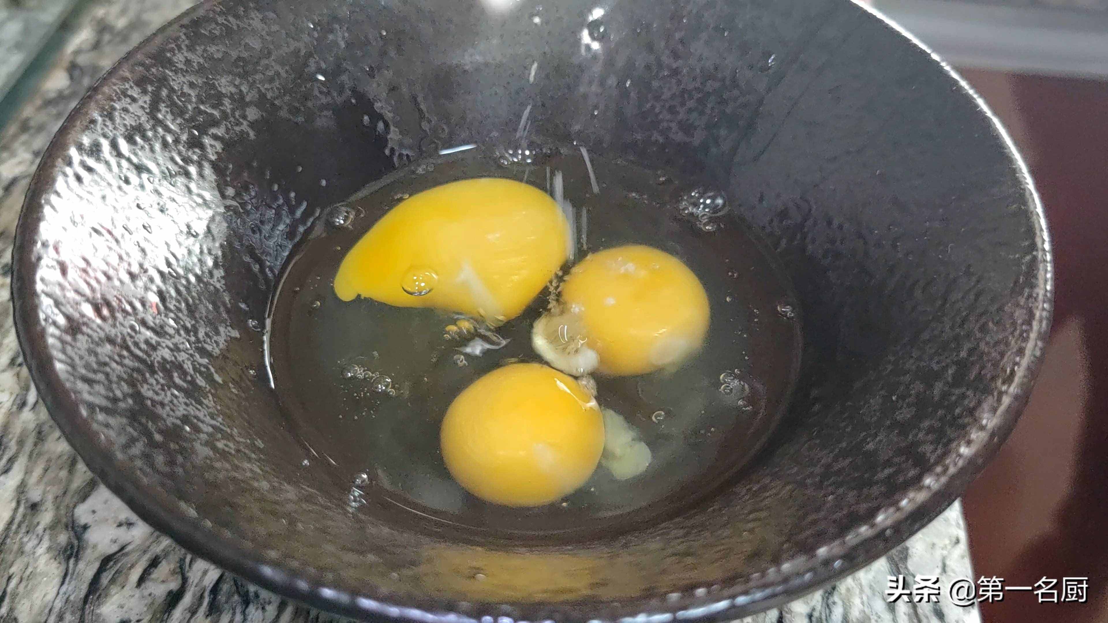素包子的家常做法，無需發(fā)面就能做，皮薄餡大又營養(yǎng)，好吃看得見