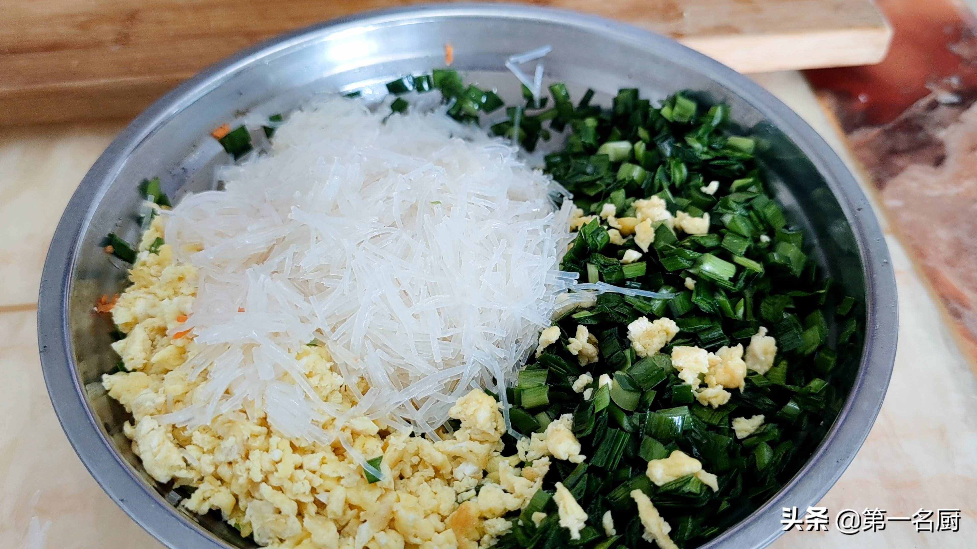 素包子的家常做法，無需發(fā)面就能做，皮薄餡大又營養(yǎng)，好吃看得見