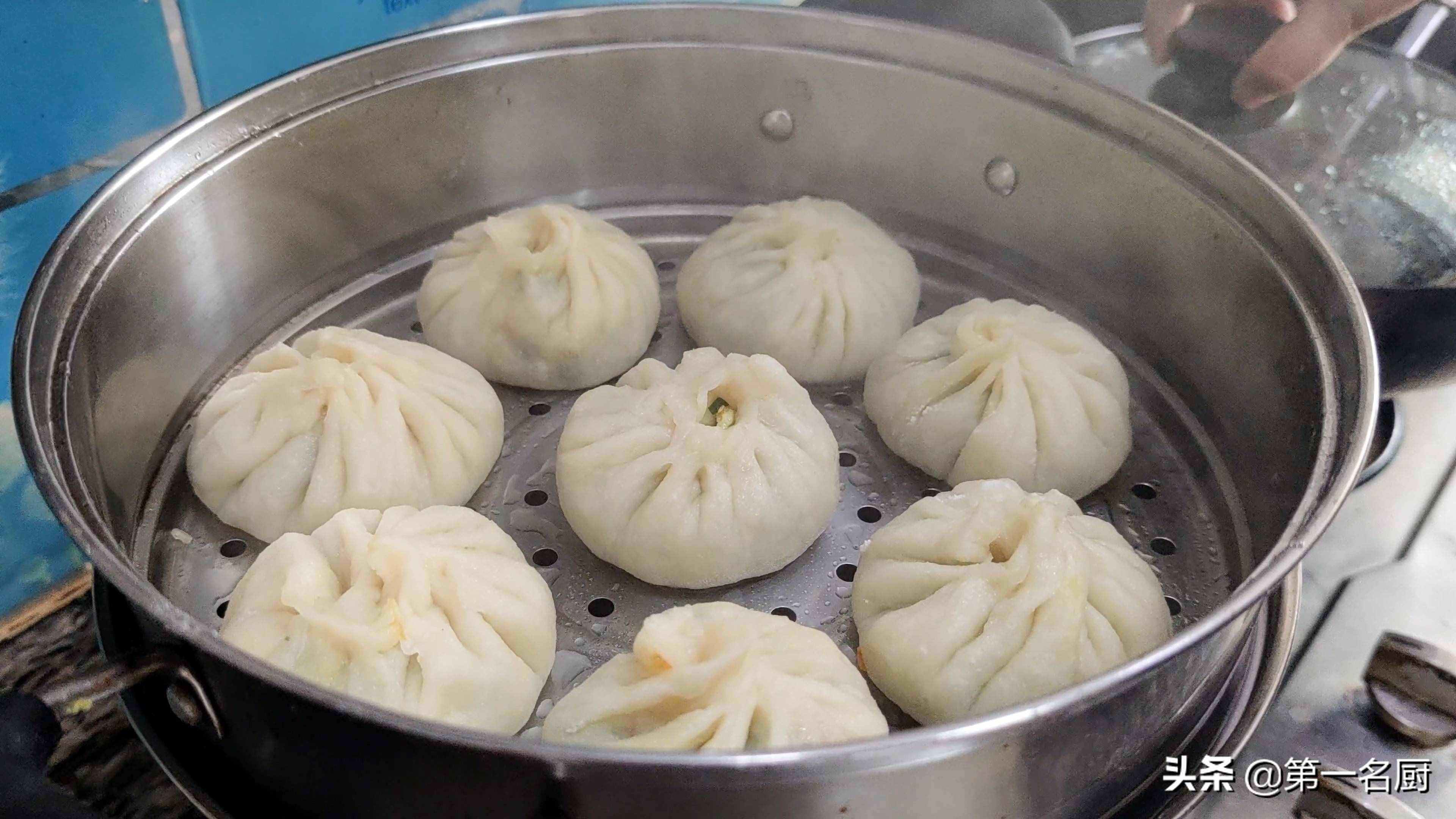 素包子的家常做法，無需發(fā)面就能做，皮薄餡大又營養(yǎng)，好吃看得見