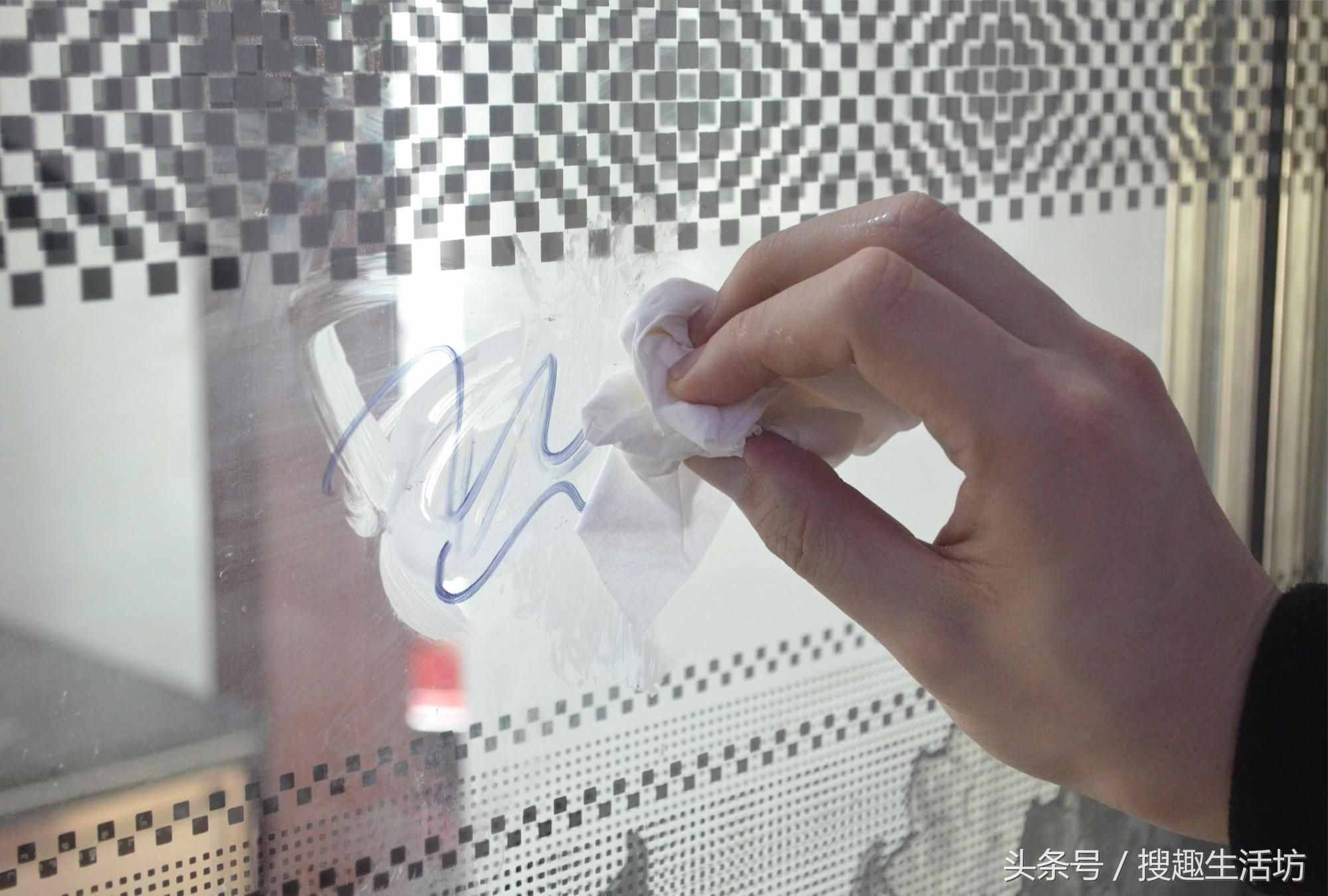 怎么去除記號筆的痕跡？只需涂點(diǎn)它擦一擦，立馬干凈如初