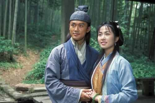內(nèi)涵王思聰？葉璇首次回應"下降頭"，稱贊對方有創(chuàng)意卻暗藏玄機