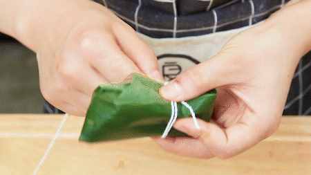 動(dòng)圖+詳解，1分鐘教你花式包粽子