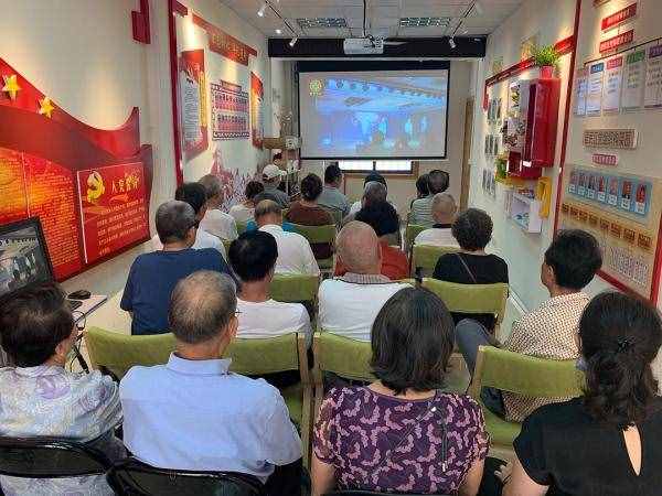 “我住在黃興路上，與新中國同一年生……”上海居民自編自演沉浸式黨課