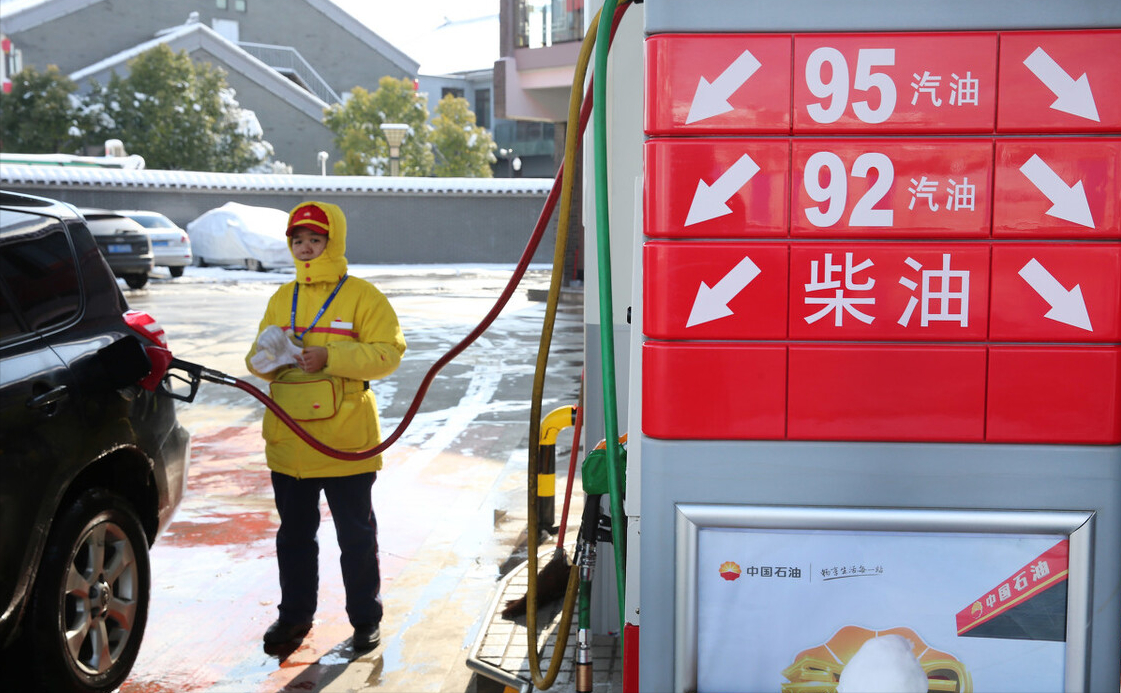 汽車“加200”和“加滿油”里面暗藏學(xué)問，老司機省錢新手卻傷車