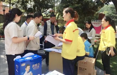 汽車“加200”和“加滿油”里面暗藏學(xué)問，老司機省錢新手卻傷車