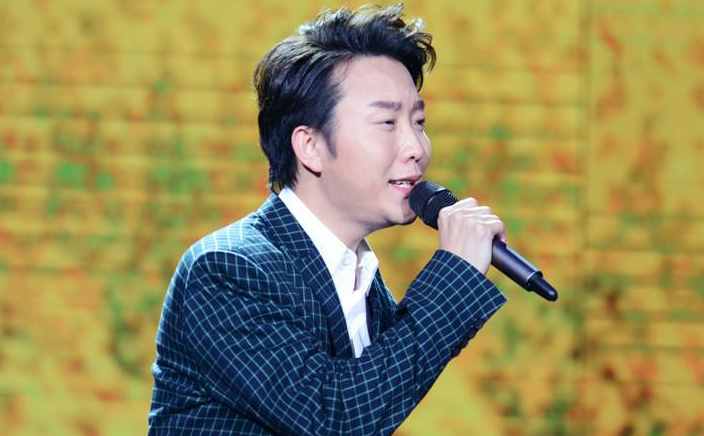 限籍令下，從乞丐到國人驕傲，為何今41歲的李玉剛也被說翻了車？