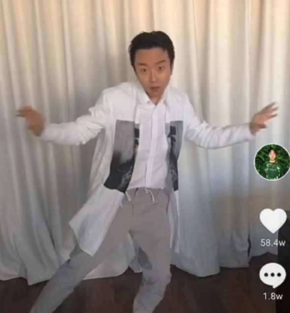 限籍令下，從乞丐到國人驕傲，為何今41歲的李玉剛也被說翻了車？
