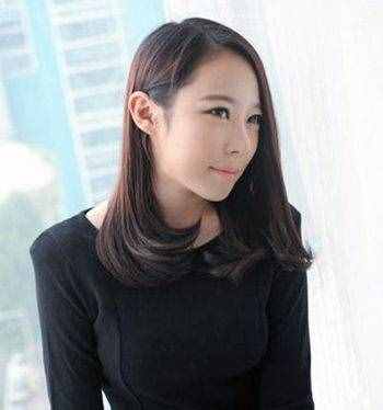 清純亮麗的內(nèi)扣梨花頭發(fā)型，黑色更顯低調(diào)單純！
