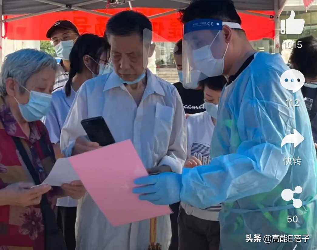“梁非凡”扮演者麥長(zhǎng)青現(xiàn)身廣州做志愿者，工作29年被TVB解雇