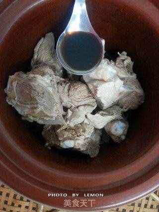 養(yǎng)顏瘦身~~白蘿卜燉排骨湯的做法步驟:6