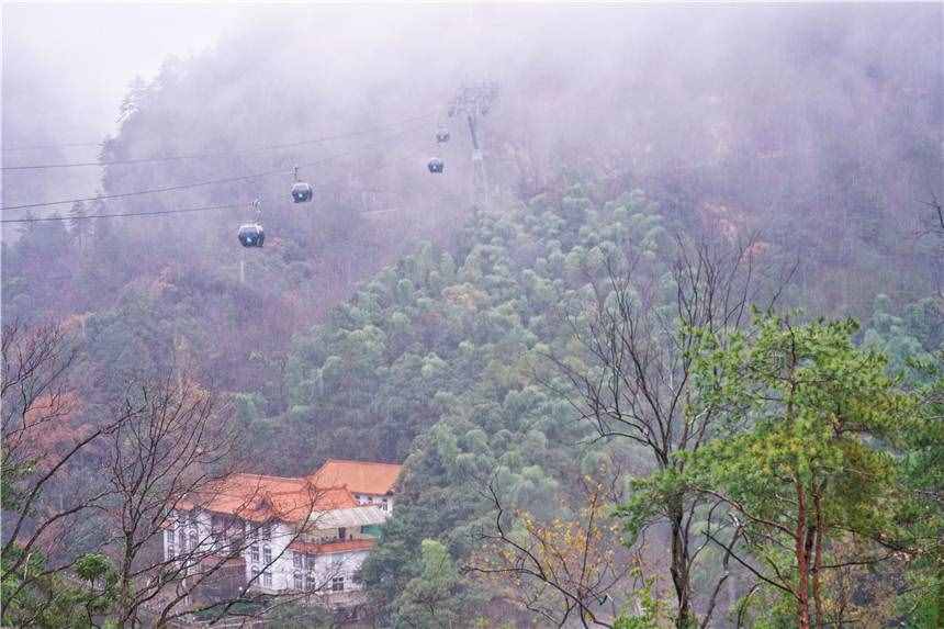 安徽最值得來的旅游景點，登黃山天下無山