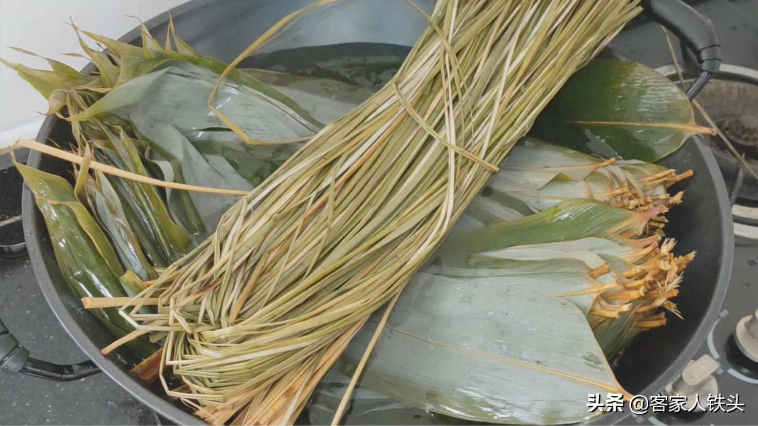 端午節(jié)快到了，教你做客家咸肉粽，香糯好吃，一口氣吃3個真過癮
