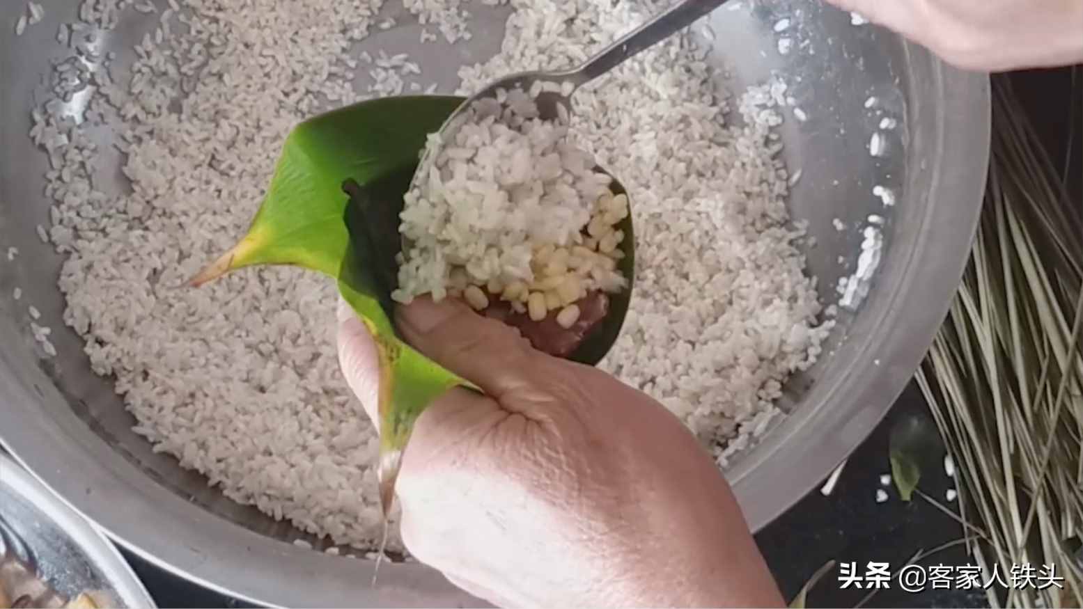 端午節(jié)快到了，教你做客家咸肉粽，香糯好吃，一口氣吃3個真過癮