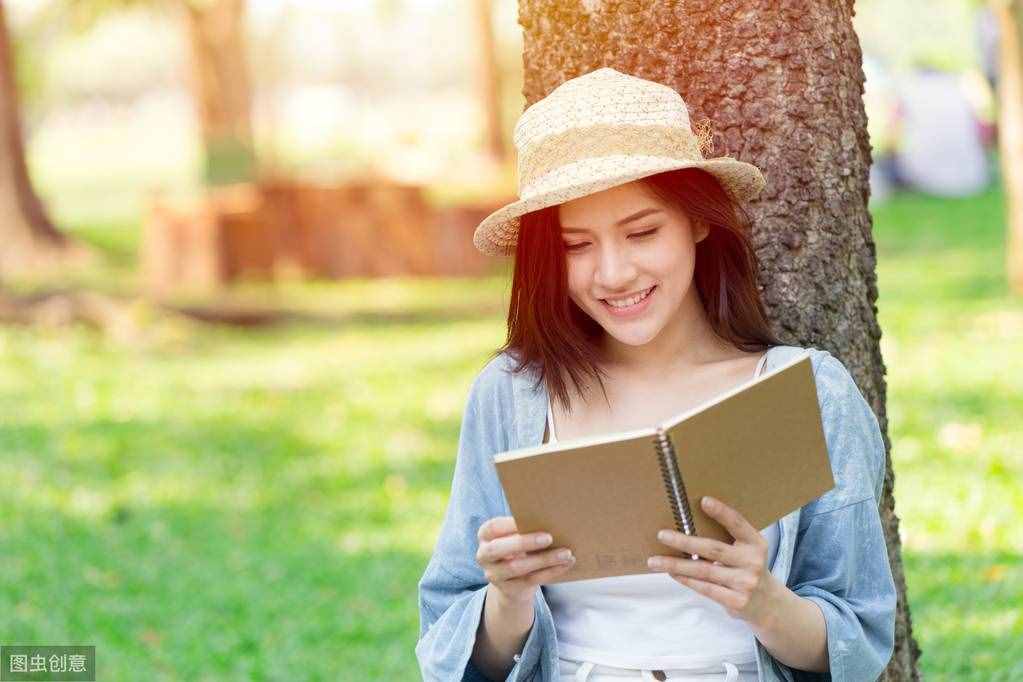 讀了300本書之后，我才明白讀書的5個(gè)好處，擁有2個(gè)受益一生