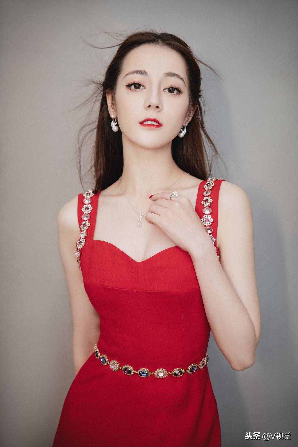 迪麗熱巴、李溪芮、王一楠、王一菲等主演《漂亮的李慧珍》