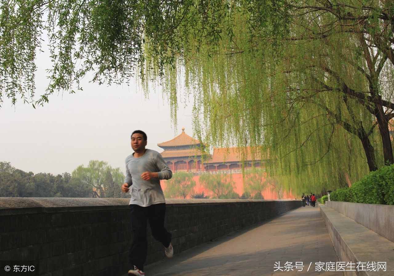 白天太熱，選擇晚上夜跑？告訴你夜跑最合適的三個(gè)時(shí)間段