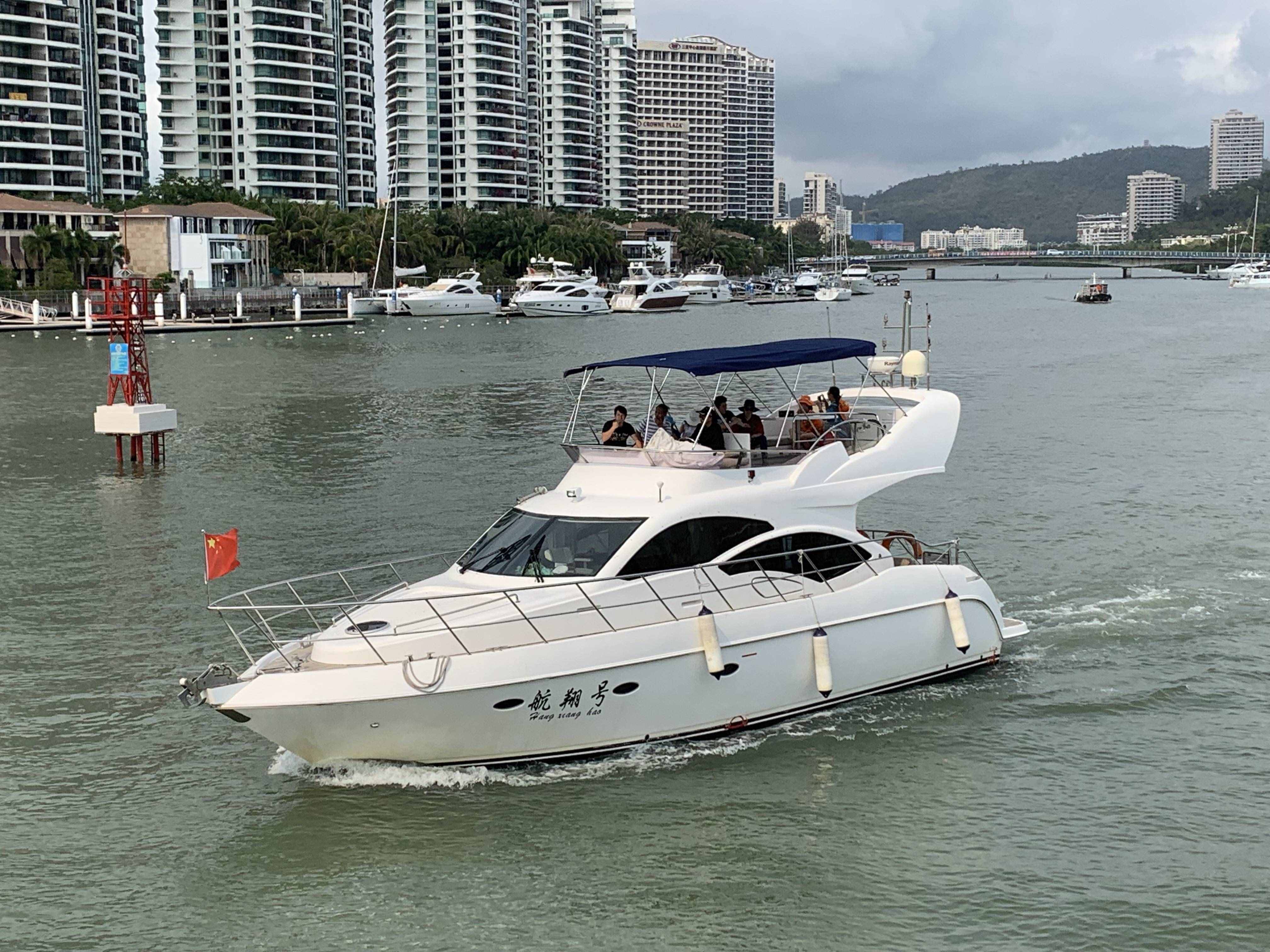 在三亞坐游艇出海如何海釣，才能釣得到魚呢？