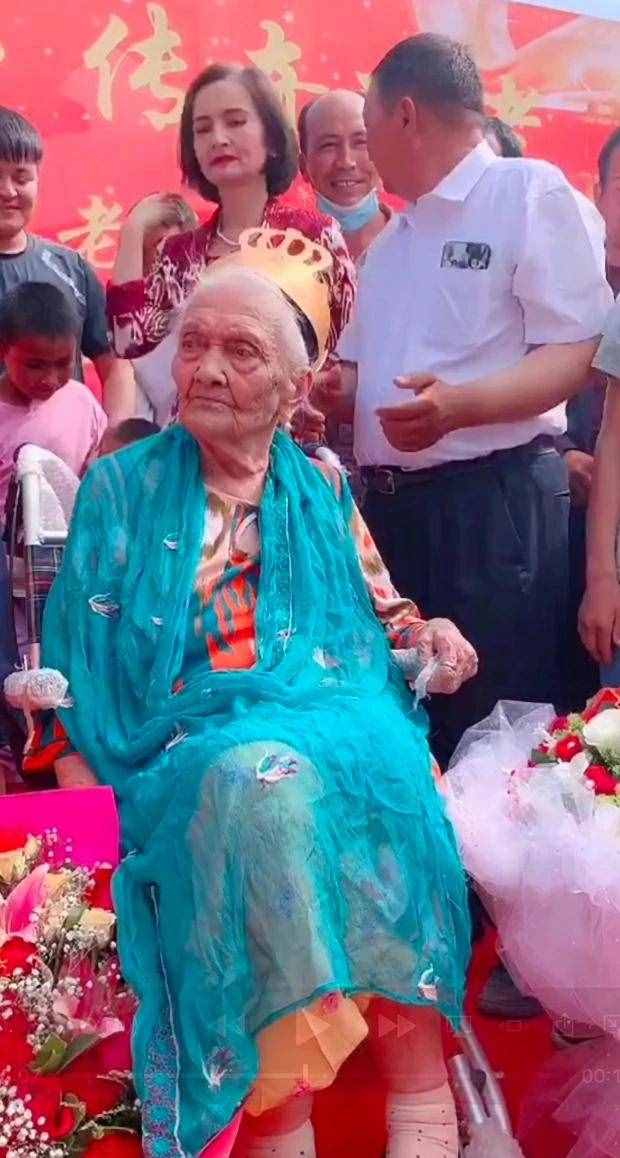 世界上最長(zhǎng)壽的女性134歲 年齡真實(shí)性遭質(zhì)疑 出生年份待考證
