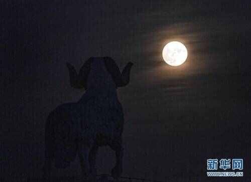 中秋國(guó)慶共迎圓月