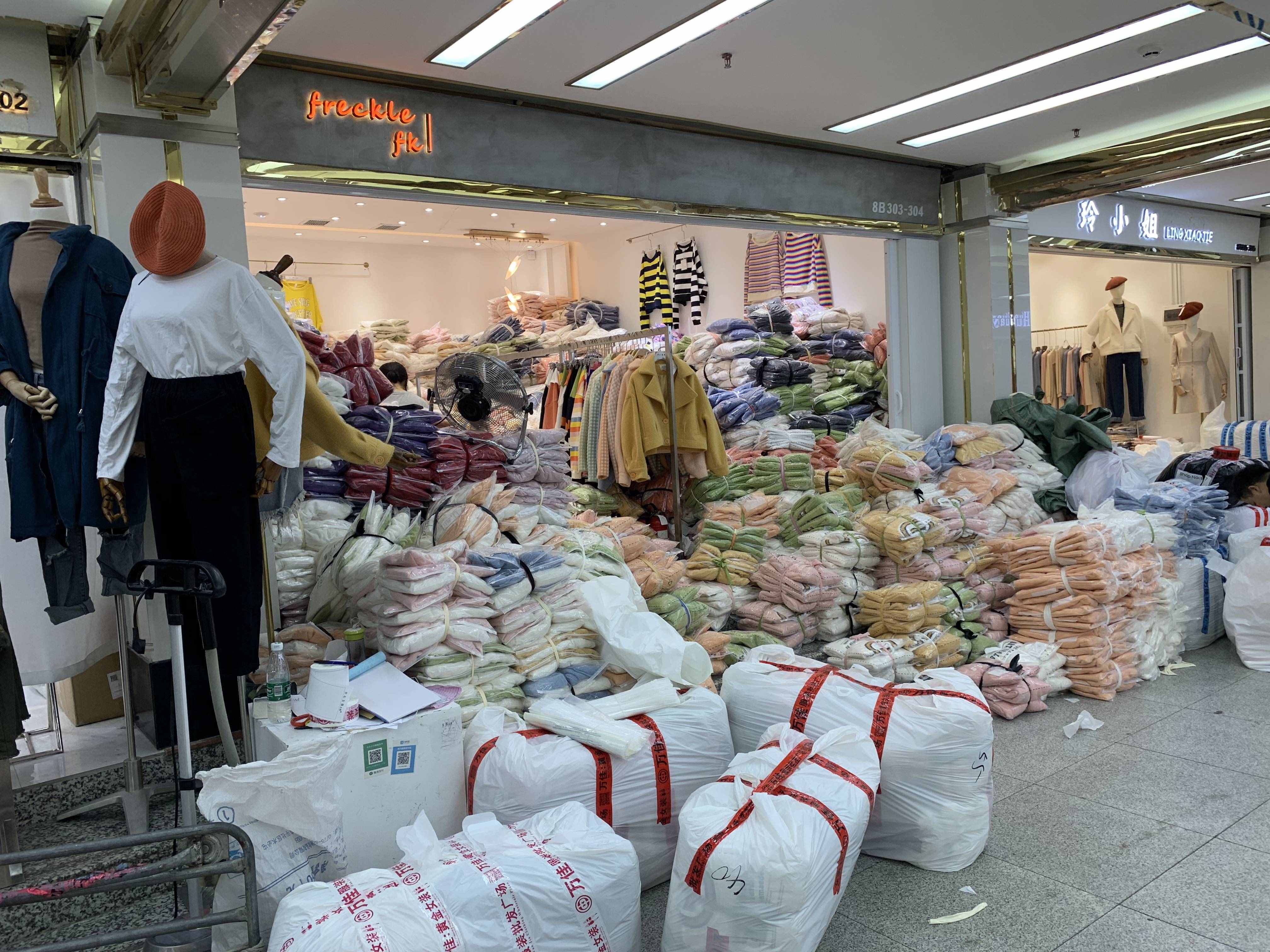 為何這里服裝價格能做到這么低？廣州沙河批發(fā)市場大揭秘