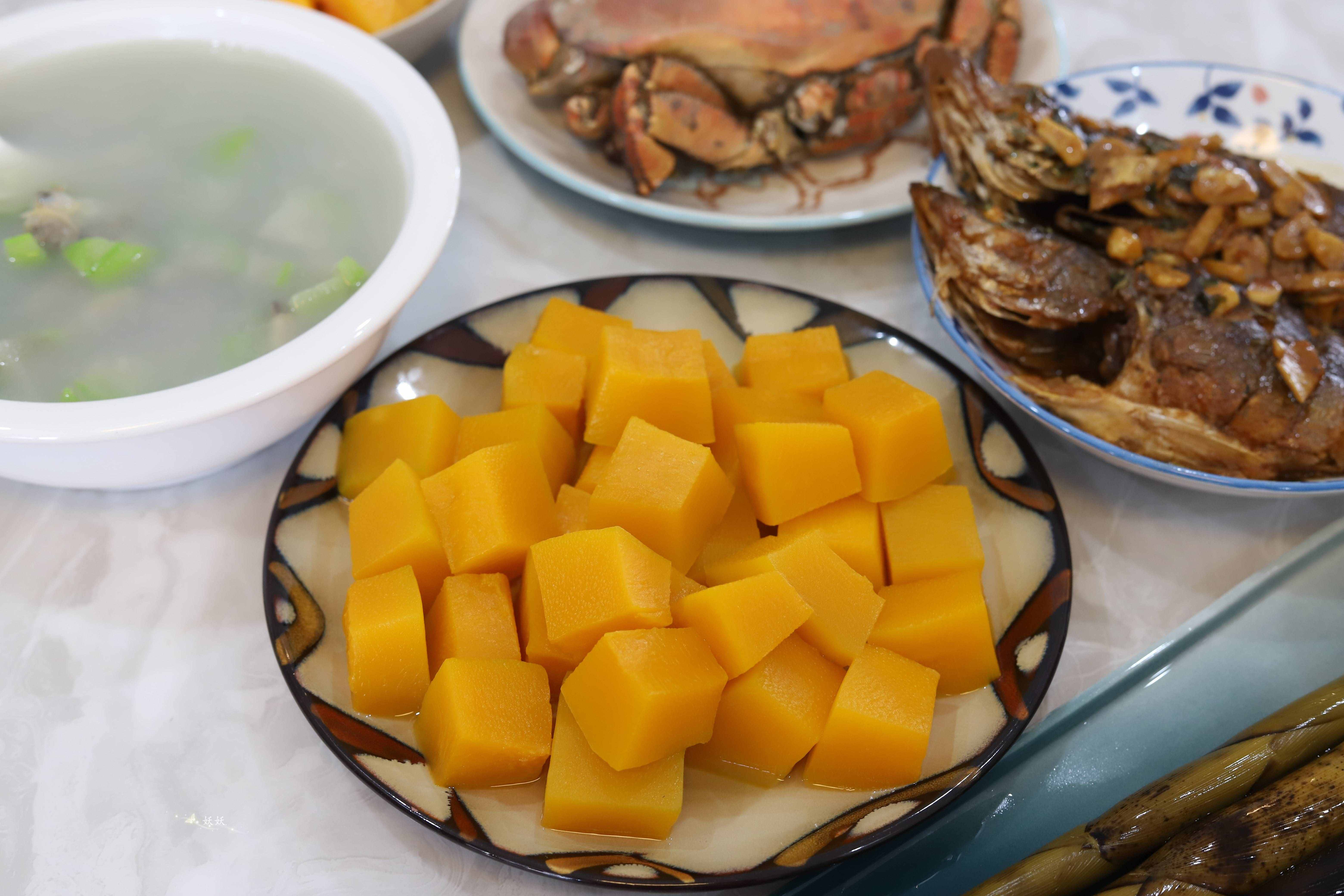 周末給家里學(xué)生準(zhǔn)備的中餐，比學(xué)校里豐盛，干凈營(yíng)養(yǎng)，合孩子胃口