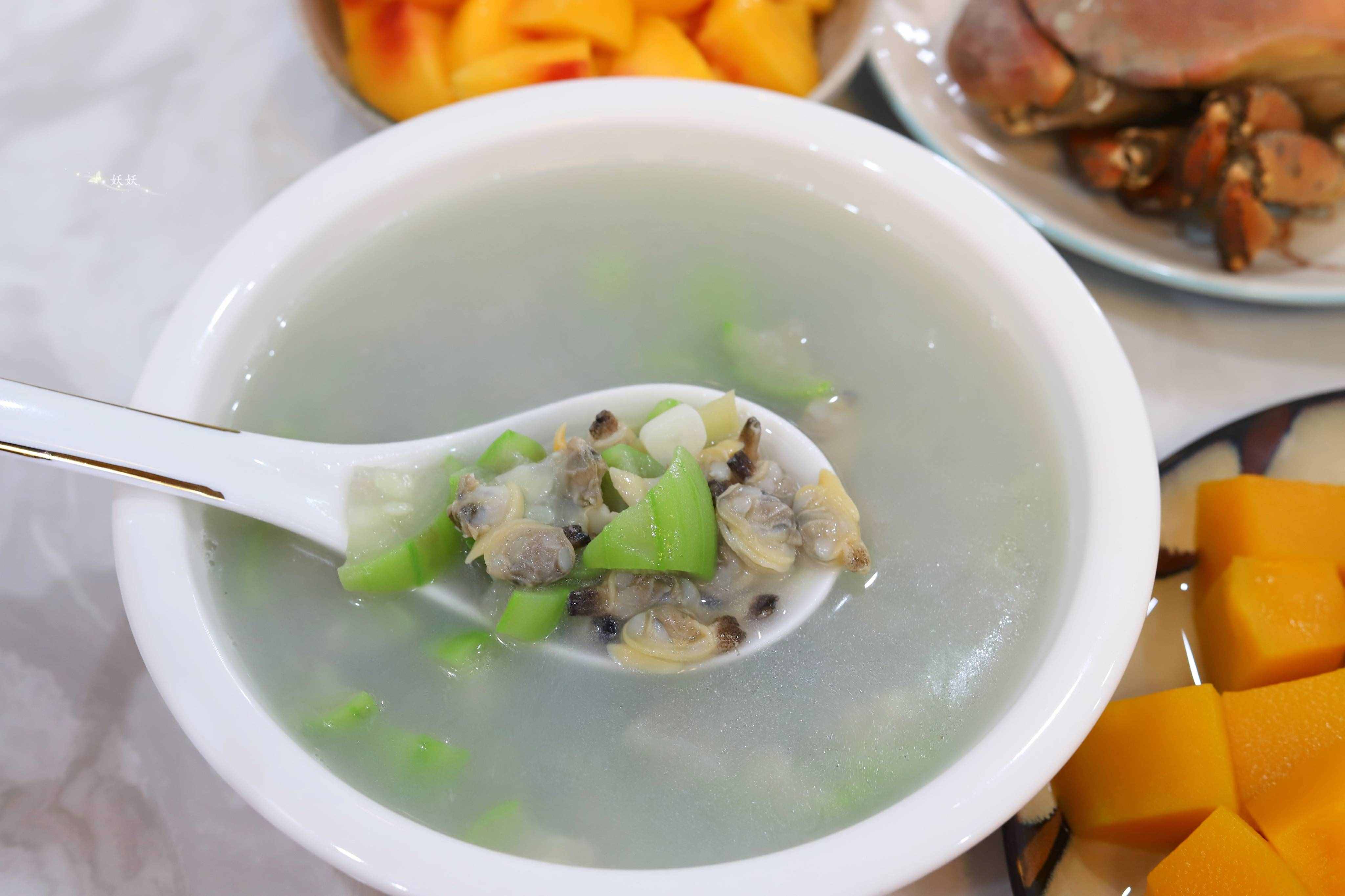 周末給家里學(xué)生準(zhǔn)備的中餐，比學(xué)校里豐盛，干凈營(yíng)養(yǎng)，合孩子胃口