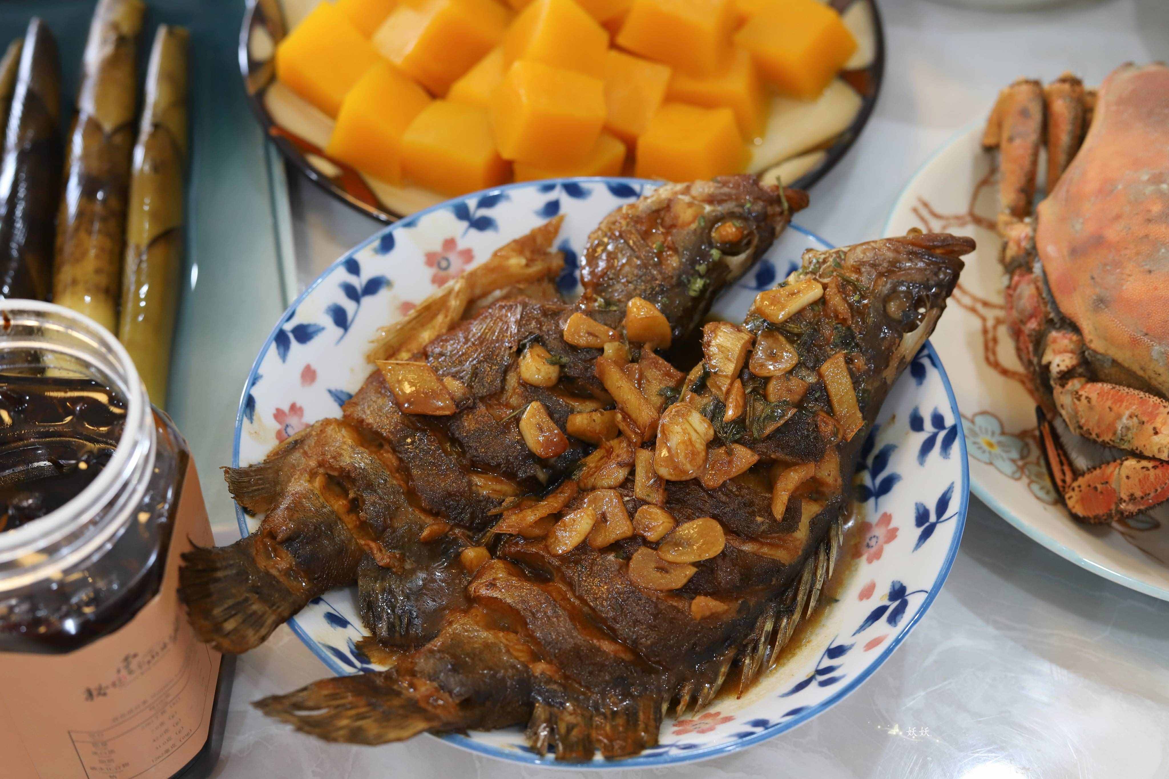 周末給家里學(xué)生準(zhǔn)備的中餐，比學(xué)校里豐盛，干凈營養(yǎng)，合孩子胃口