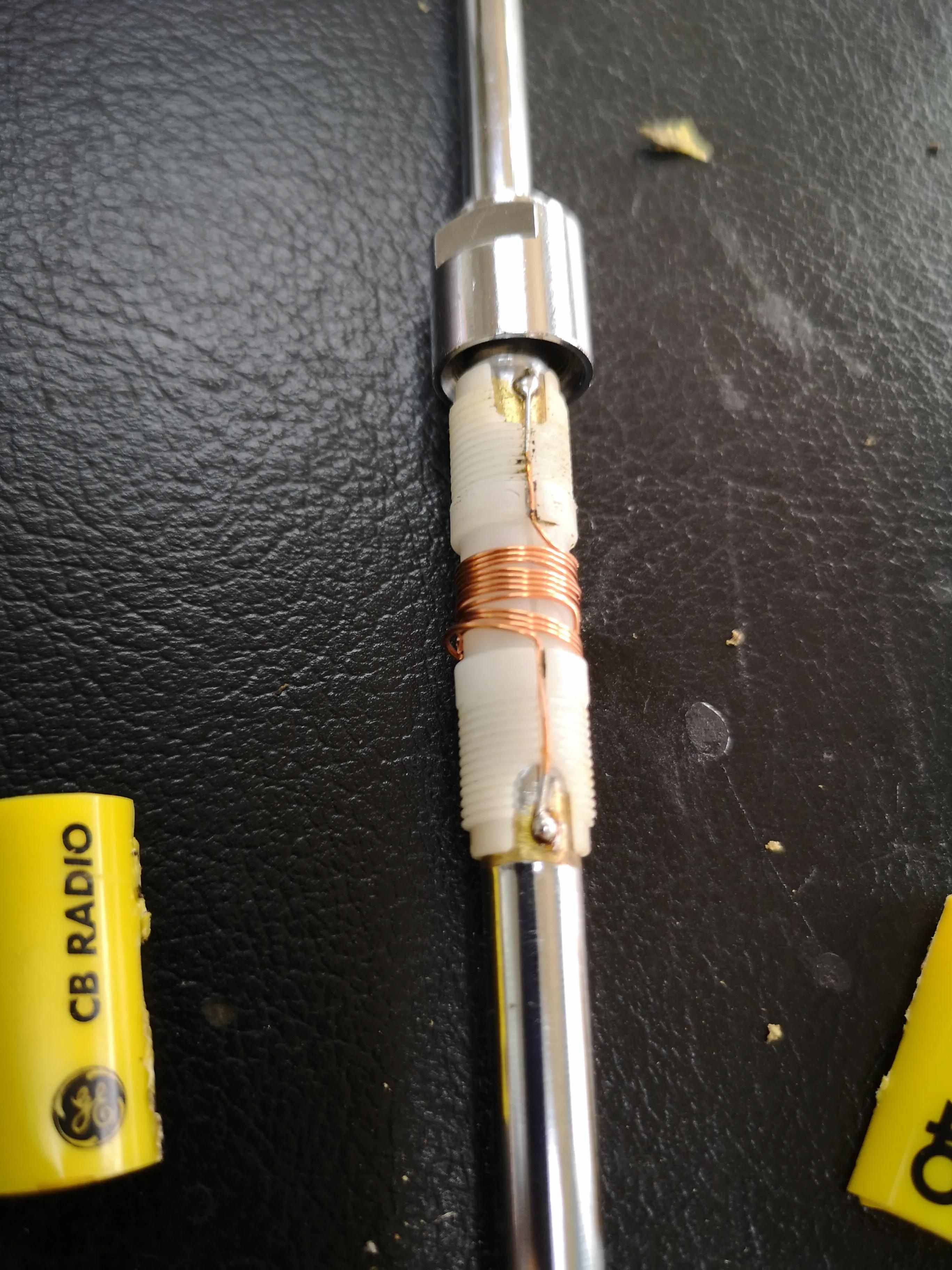 利用40 mHz的CB拉桿天線改裝FM天線