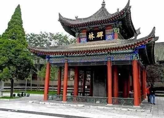我國最明目張膽的九大錯別字，我真是佩服佩服，都是名人的杰作啊