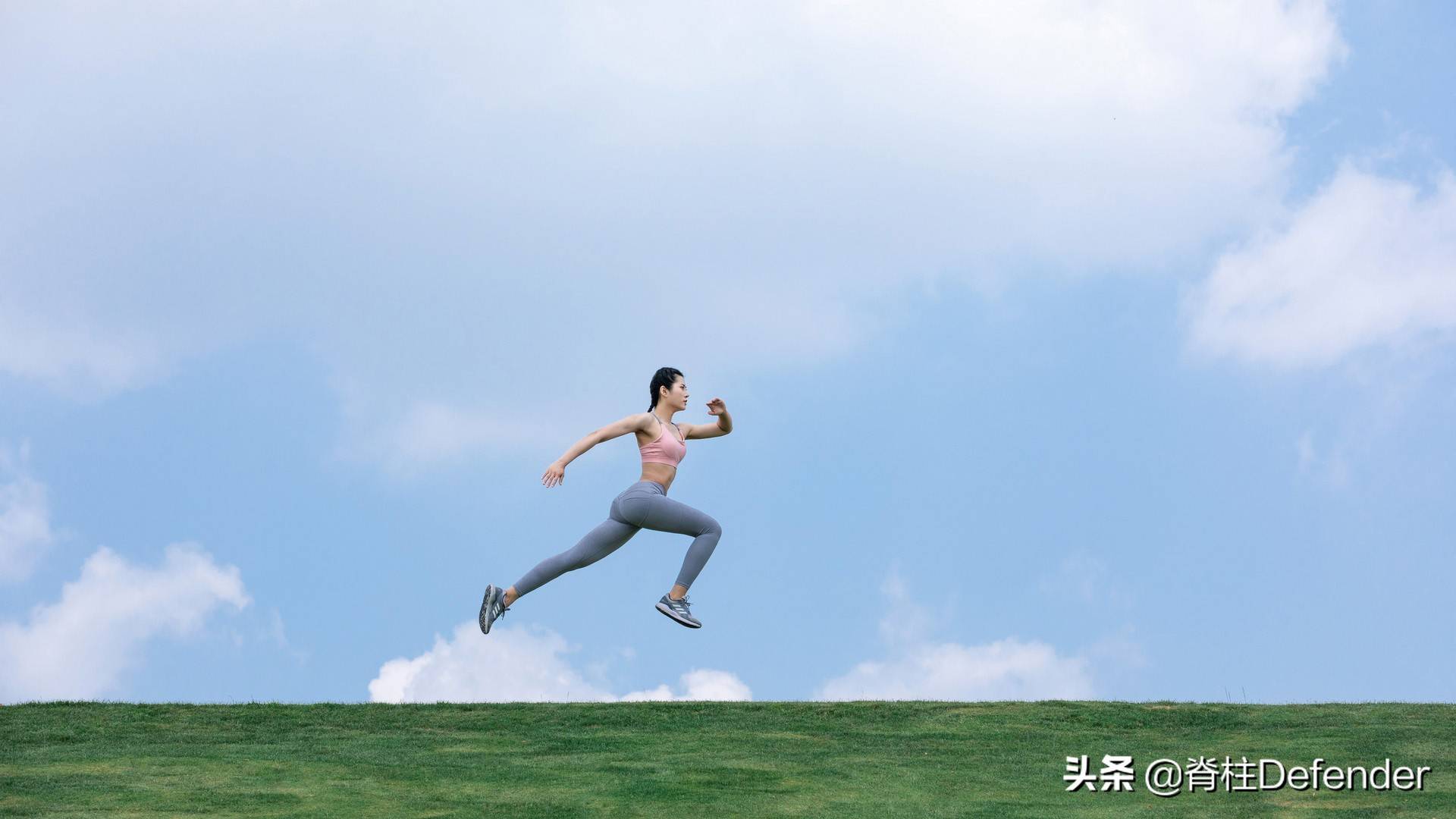 跑步前，腿筋酸痛和關(guān)節(jié)僵硬怎么辦？拉伸也不行呢？