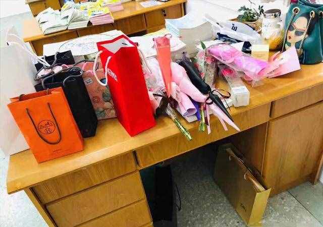 教師節(jié)禮物送啥好？既不費(fèi)錢，老師也不為難的，我挑選了4種
