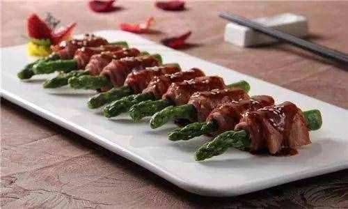 中國八大菜系，每個(gè)菜系的特點(diǎn)及代表名廚