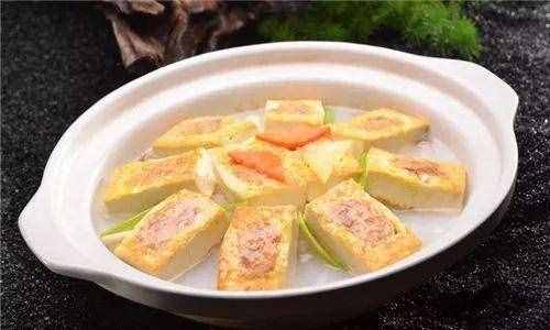中國八大菜系，每個(gè)菜系的特點(diǎn)及代表名廚