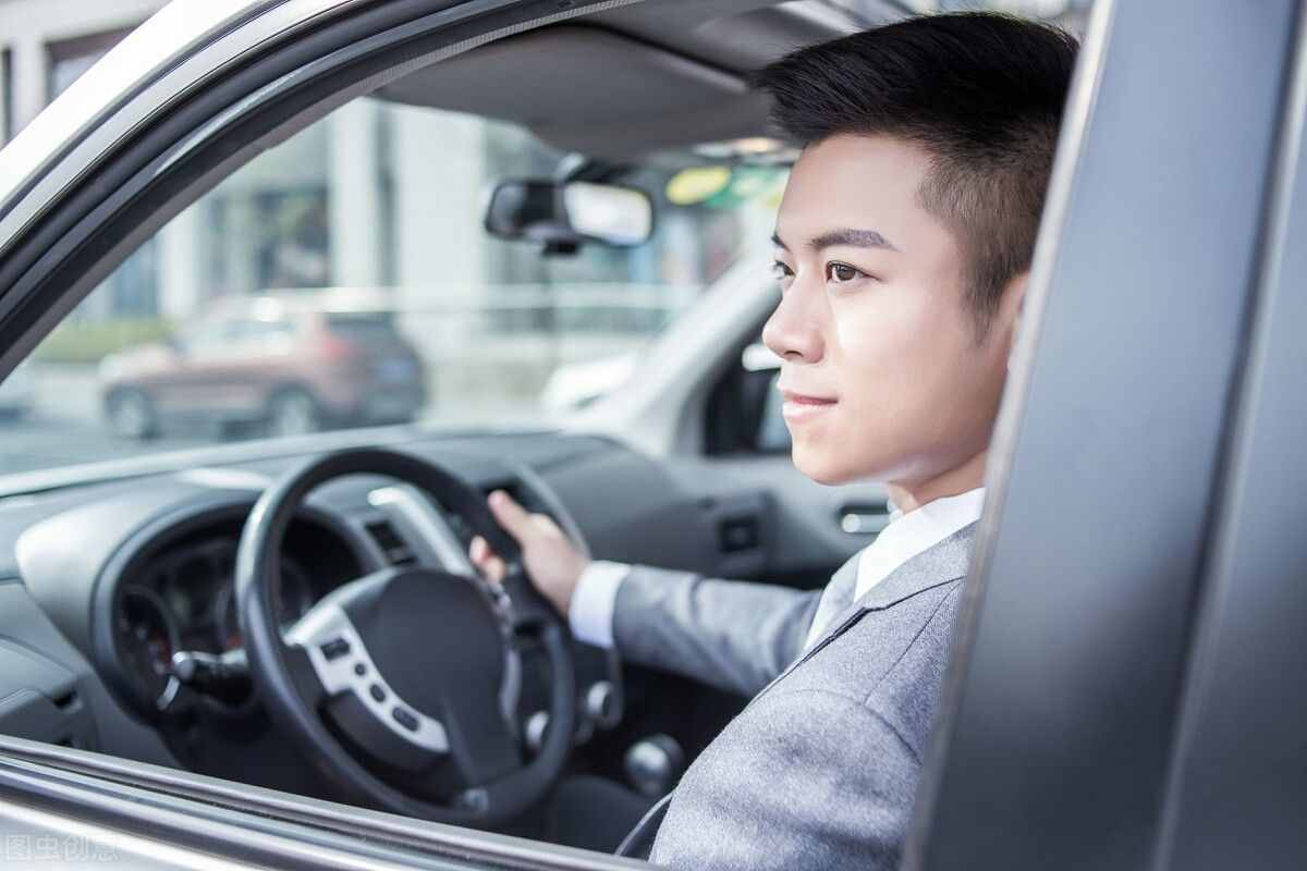 一個(gè)男人真正成熟的4個(gè)樣子~很多女孩都不知道