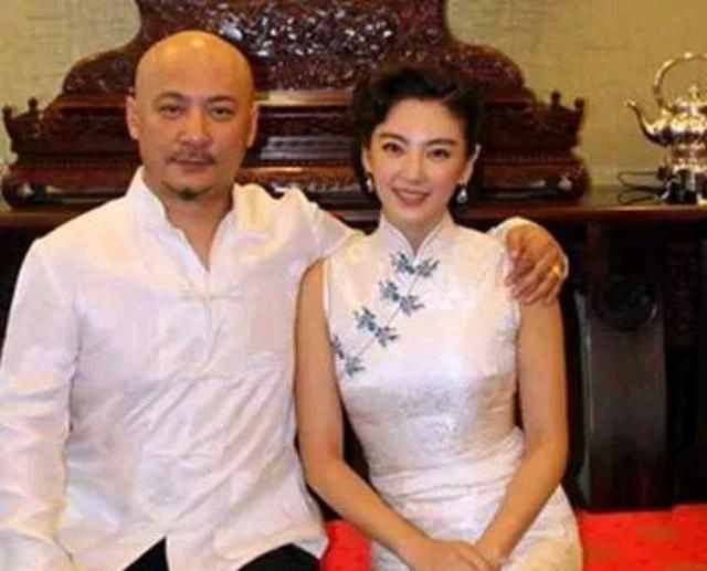 圈內(nèi)5對(duì)熱戀的姐弟戀告訴我們：只要有錢有顏，年齡根本不是事兒