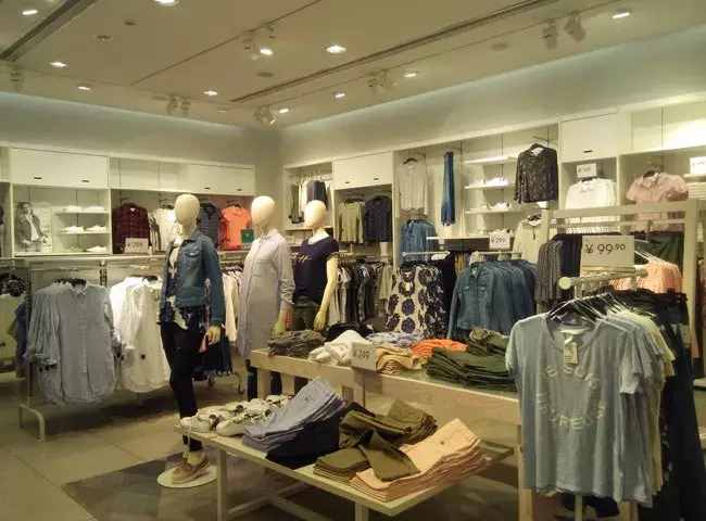 Zara vs H&amp;M，差別竟然這么大！