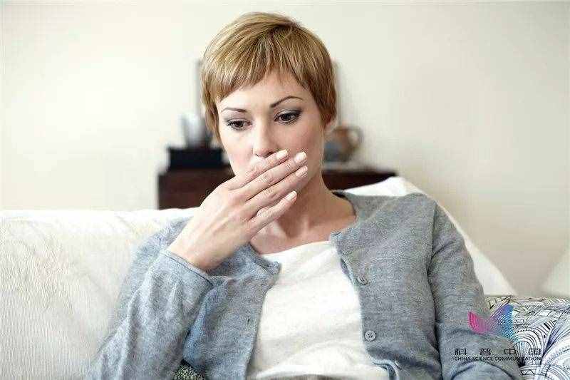 注意！不停打嗝可能是因為疾病造成的……很多人還不知道