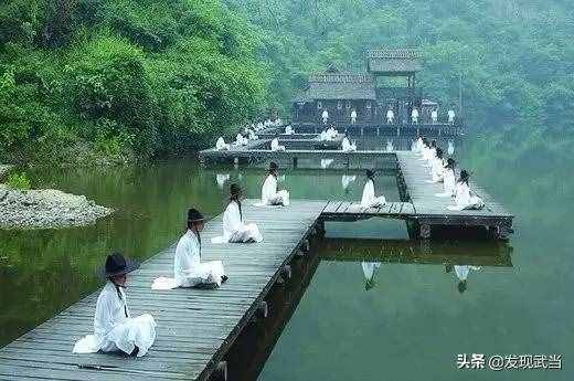 金庸筆下的九轉(zhuǎn)內(nèi)丹功，原來是道人在做健身！