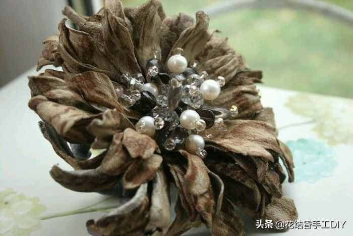 手工DIY：差點扔掉的碎皮子，原來能做成這么多美麗飾品