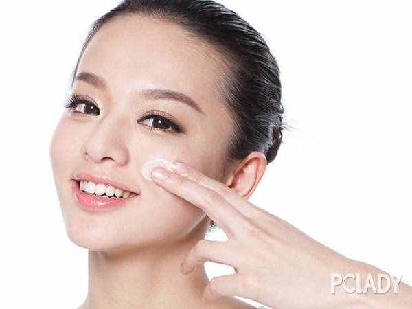 去黑頭收縮毛孔有效的方法