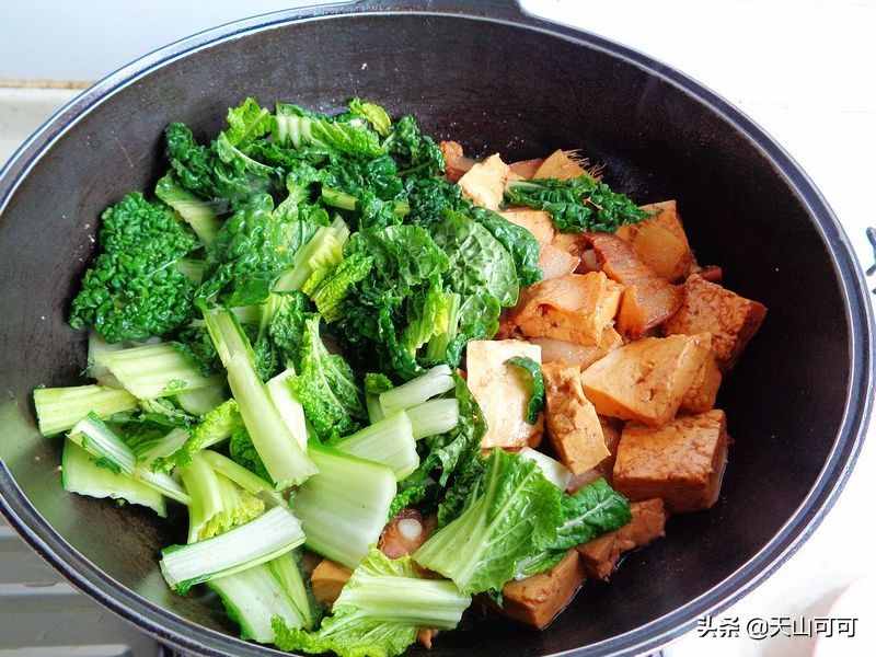 春天臘肉怎么做好吃？炒還是煮，看我做的，香味不減一鍋都不夠吃