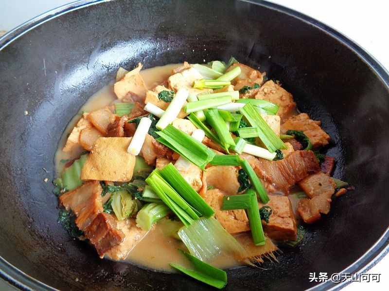 春天臘肉怎么做好吃？炒還是煮，看我做的，香味不減一鍋都不夠吃