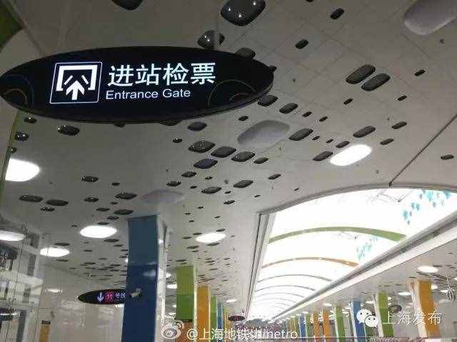 上海地鐵迪士尼站揭開面紗啦！大天窗近千平方米