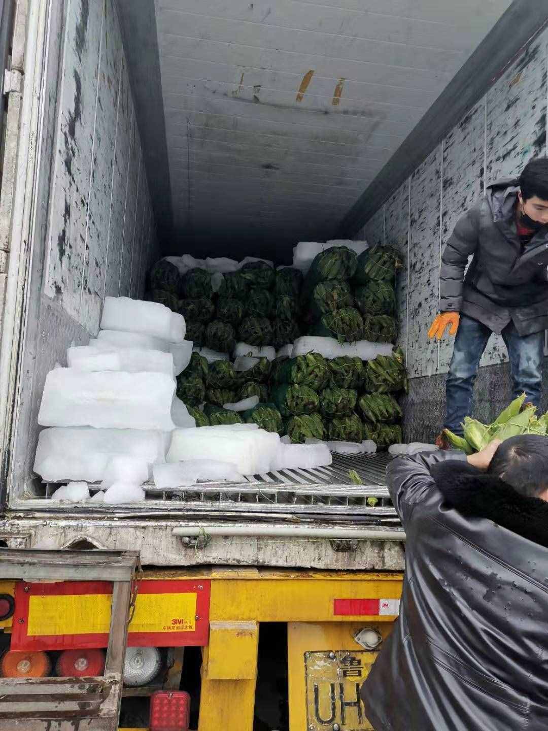 這個上海最大的蔬菜批發(fā)市場今天供應6000噸蔬菜，大白菜價格已回落至8元至0元/500克