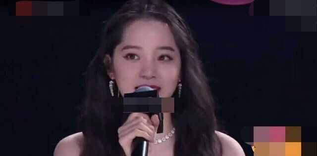 歐陽娜娜口誤快趕上朱丹！跨年夜用錯(cuò)“蒞臨”，又將2020說成2019