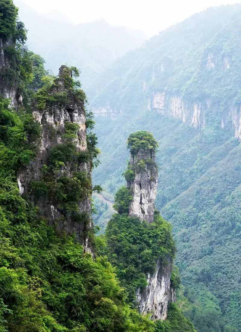 南聯(lián)鳳凰城，北接張家界，湘西這個大峽谷，美得不動聲色！