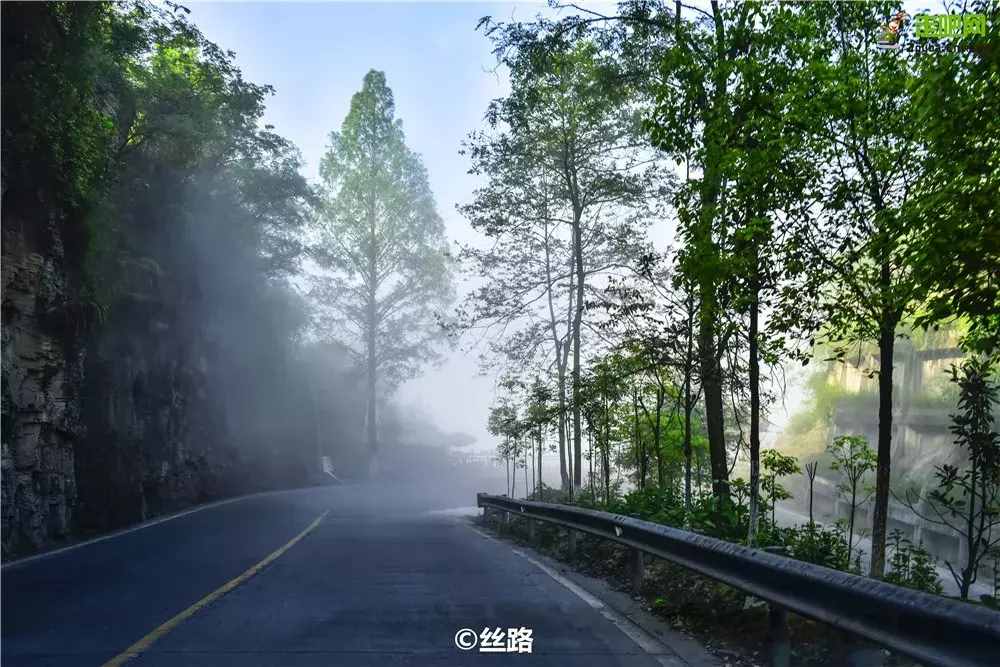 南聯(lián)鳳凰城，北接張家界，湘西這個大峽谷，美得不動聲色！